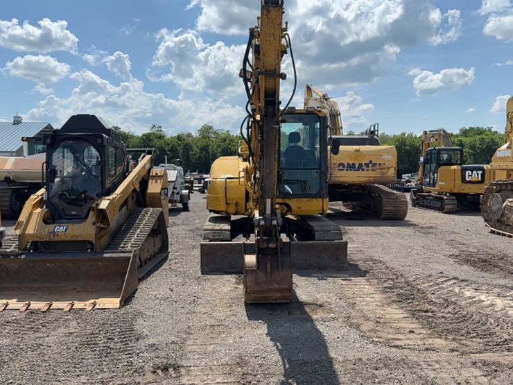 2011-komatsu-pc88mr-8-image-2