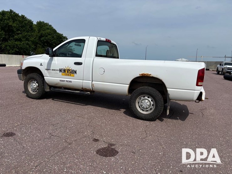 2006-dodge-ram-2500-image-17