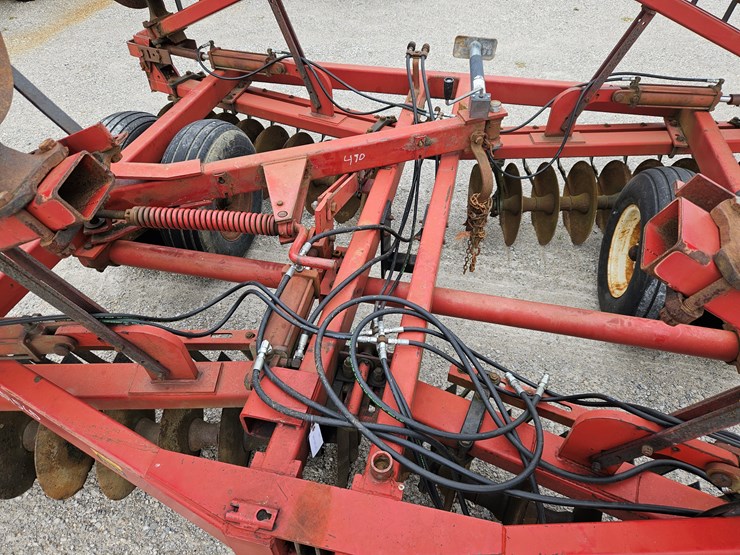 case-ih-3800-image-3