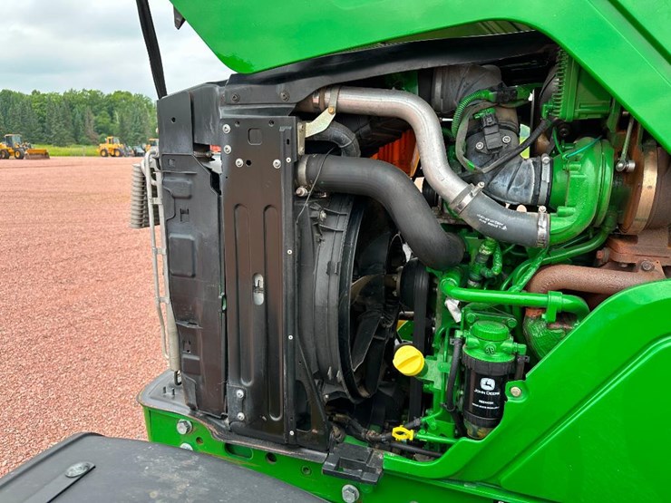 2014-john-deere-6115m-image-41