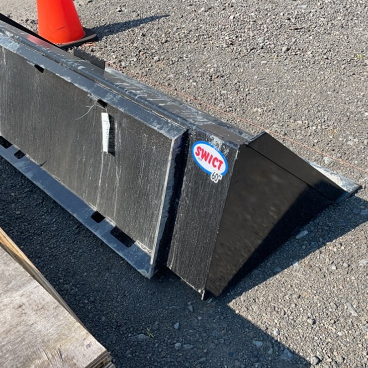#1000 • SWICT 60" SKID STEER SMOOTH BUCKET