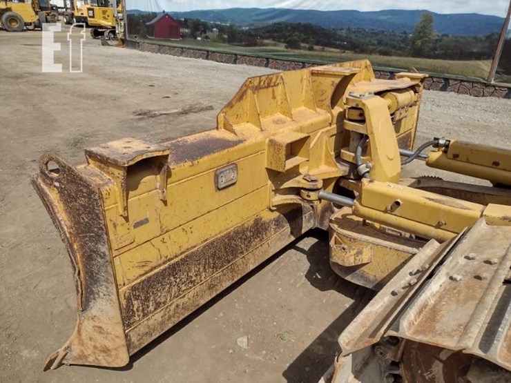 2010-caterpillar-d6n-lgp-image-20