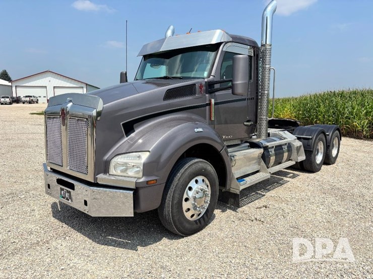 2016-kenworth-t880-image-14