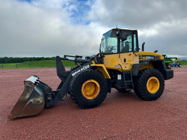 2013-komatsu-wa200pz-6-image-1