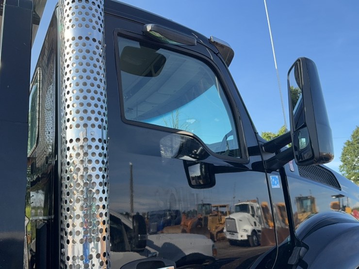 2016-kenworth-t880-image-5