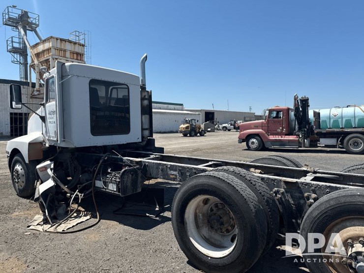1990-kenworth-t600-image-2