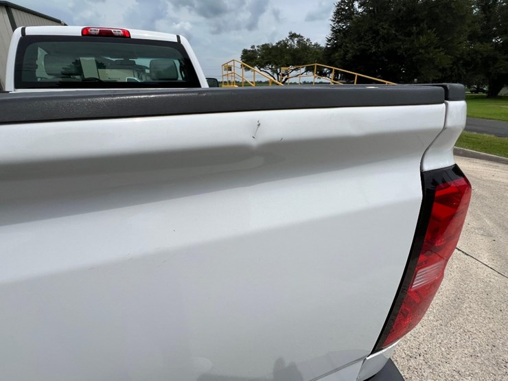 2015-chevrolet-silverado-2500hd-image-40