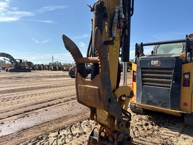 2017-caterpillar-305.5e2-cr-image-25