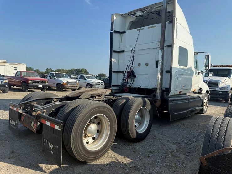 2010-international-prostar-image-4