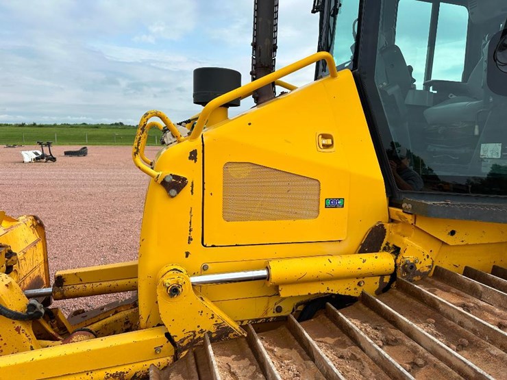 2007-komatsu-d51px-22-image-32
