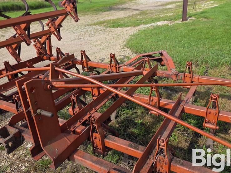 case-1200m-field-cultivator-image-15