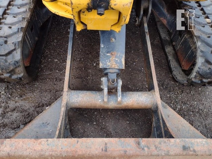 2007-deere-35d-image-24