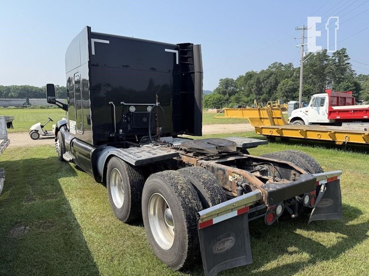 2014-peterbilt-579-image-4