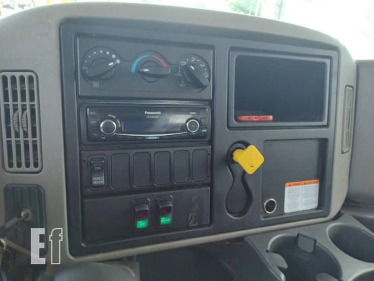 2017-international-durastar-4300-image-12