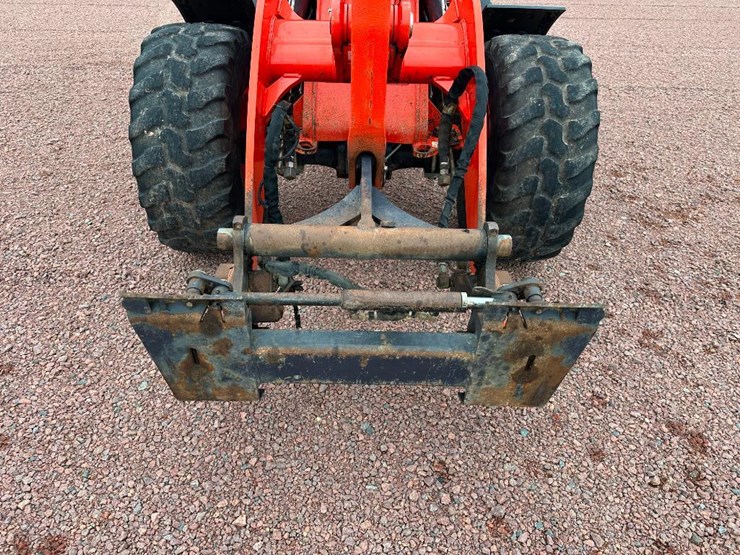 2021-kubota-r640-image-29