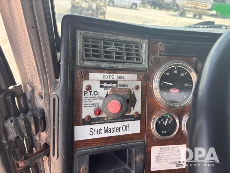 2000-peterbilt-357-image-85