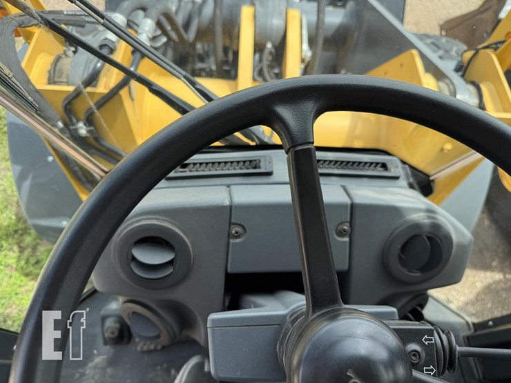 2019-deere-524kii-image-27