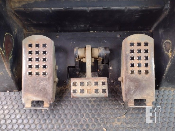 caterpillar-953c-image-8