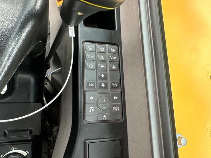 2020-volvo-ecr88d-image-64