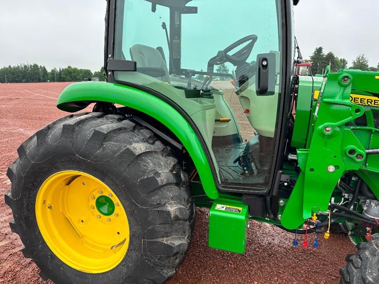 2018-john-deere-4052r-image-13