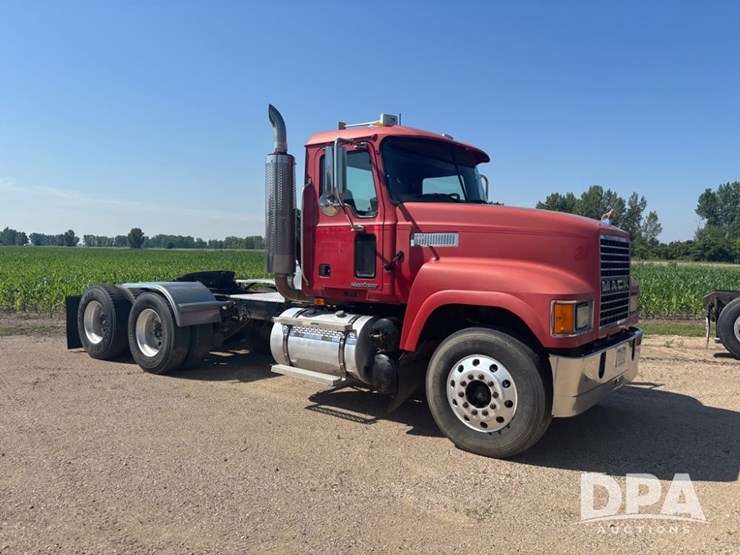 2006-mack-chn613-image-2