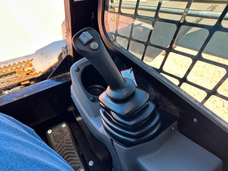 2014-terex-v200s-image-32