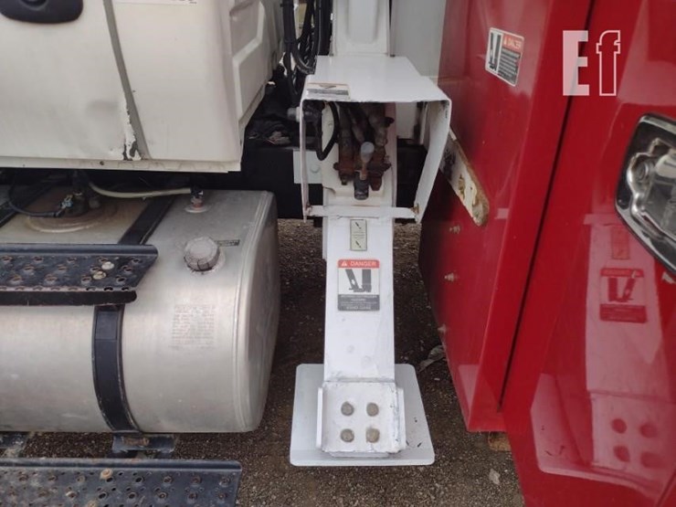 2017-international-durastar-4300-image-29