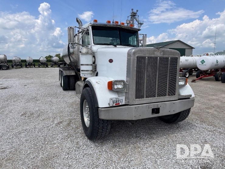2000-peterbilt-357-image-4