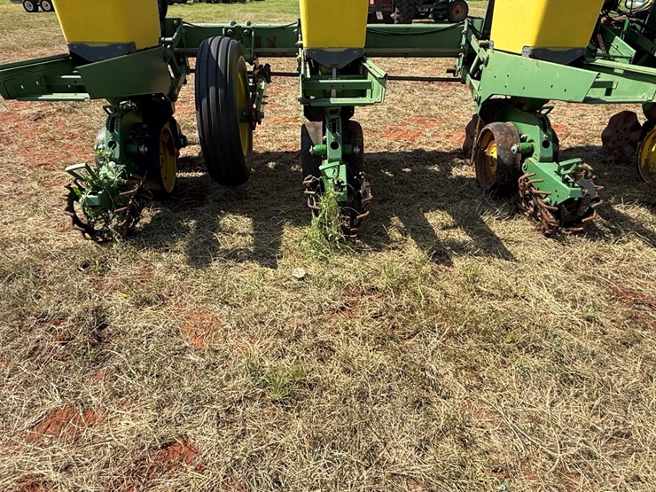 john-deere-7300-image-15