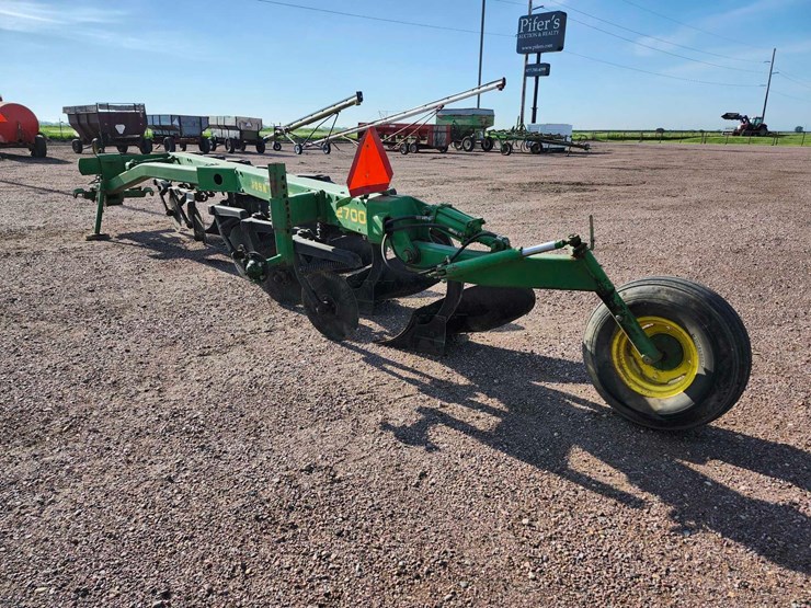 john-deere-2700-image-2