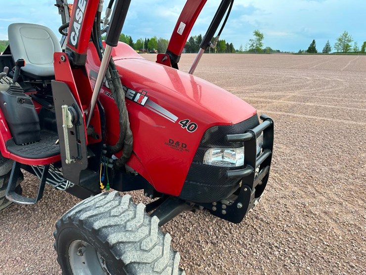 2011-case-ih-farmall-40-image-24
