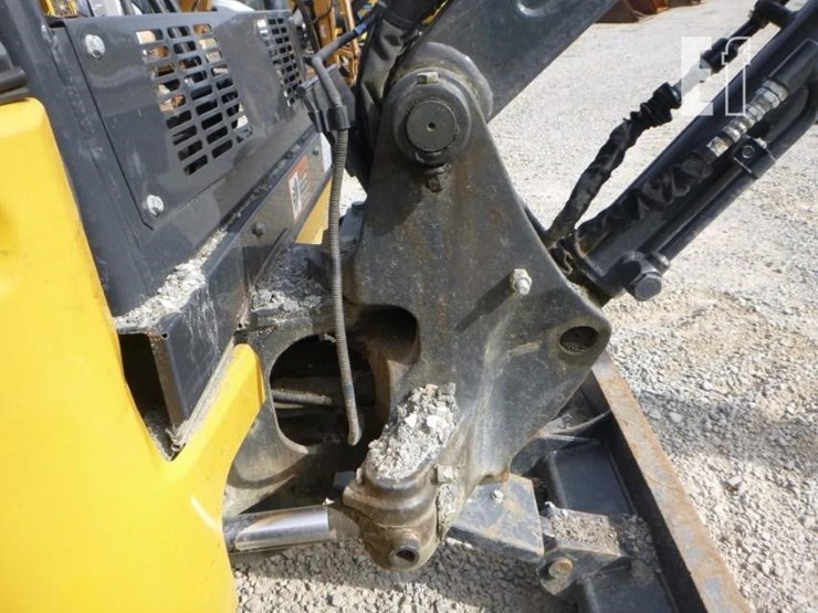 2022-deere-26g-image-23