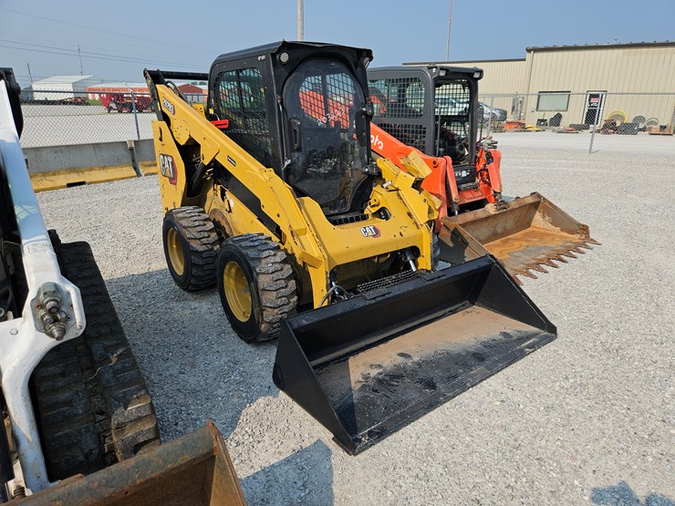 2020-caterpillar-262d3-image-21