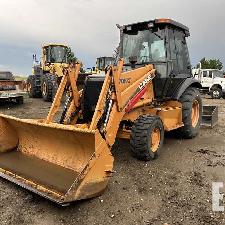 CASE 570M XT