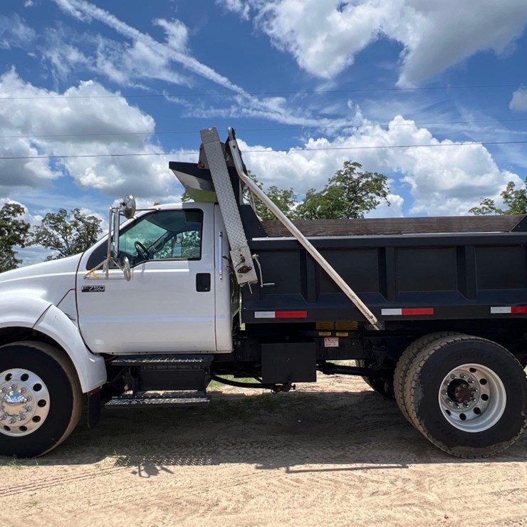 2007 FORD F750 XL