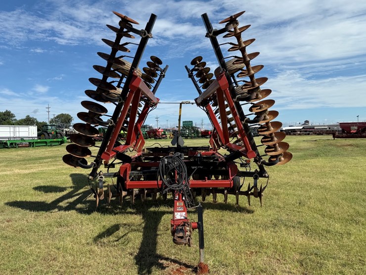 2014-case-ih-340-image-9