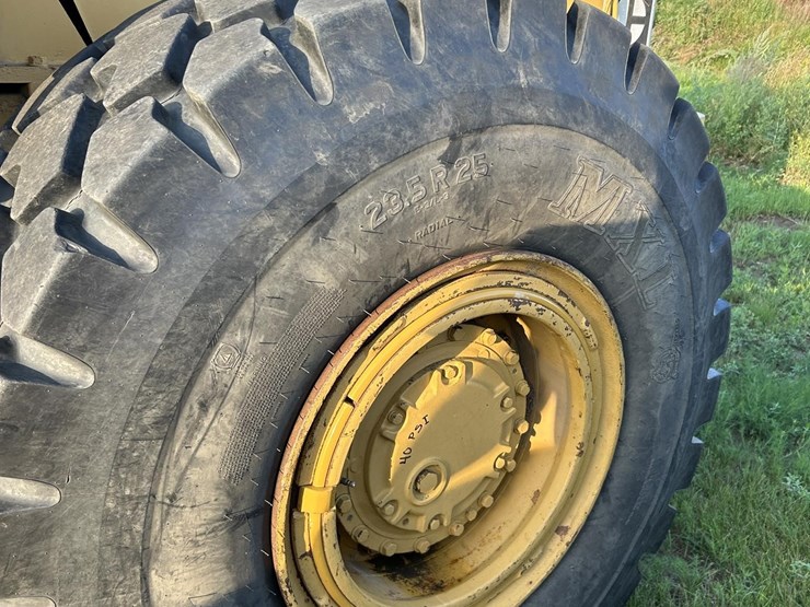 caterpillar-966-image-8