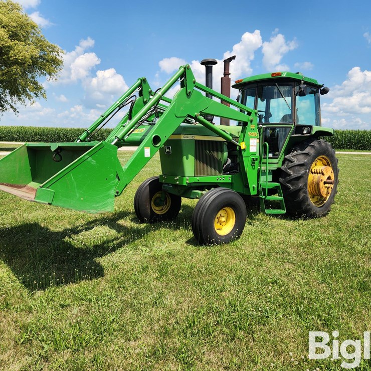1975 JOHN DEERE 4430