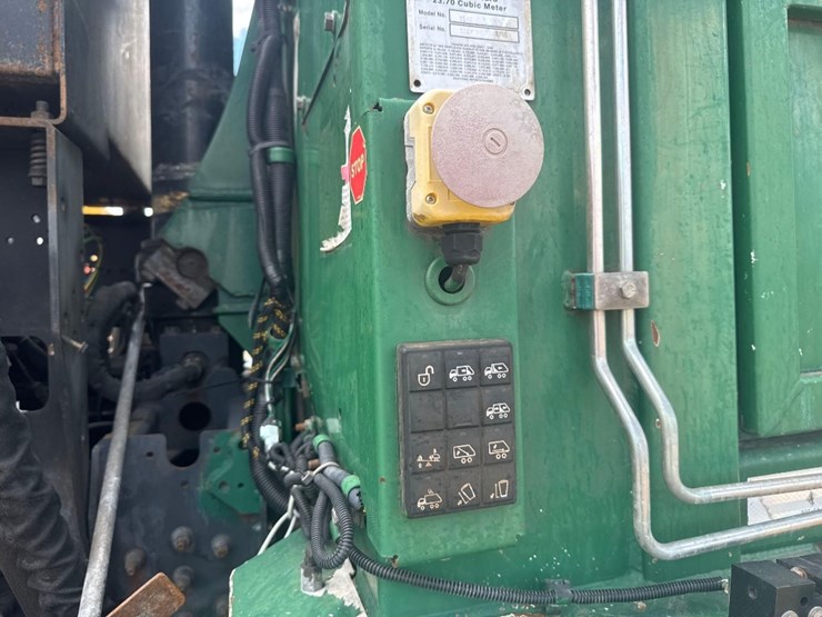 2014-mack-leu613-image-19