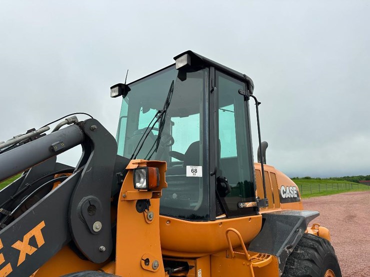 2007-case-721e-xt-image-14