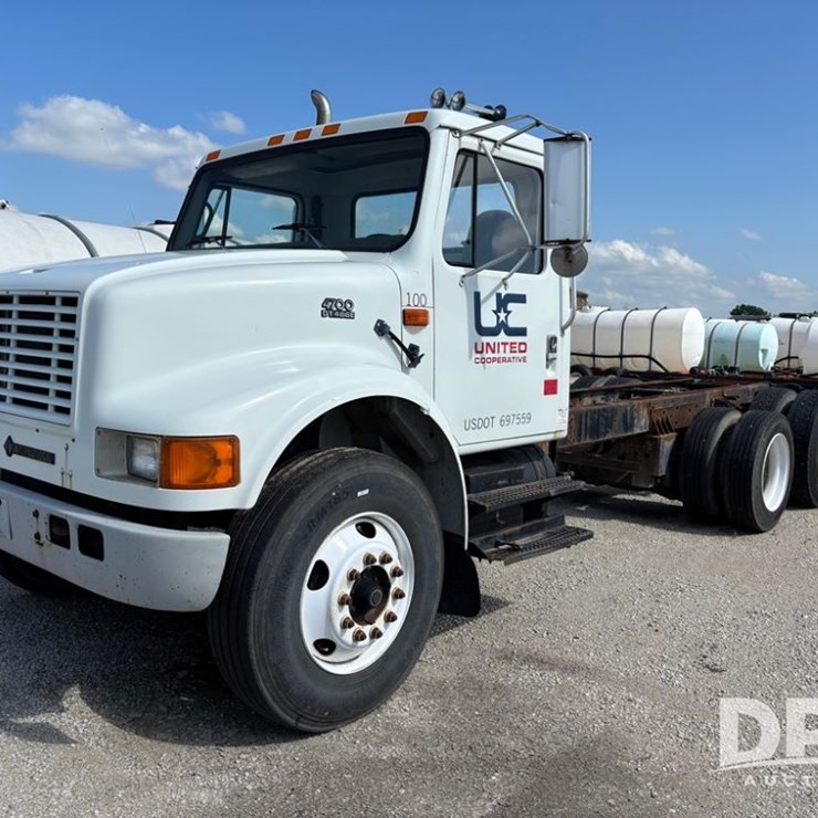 1996 INTERNATIONAL 4700