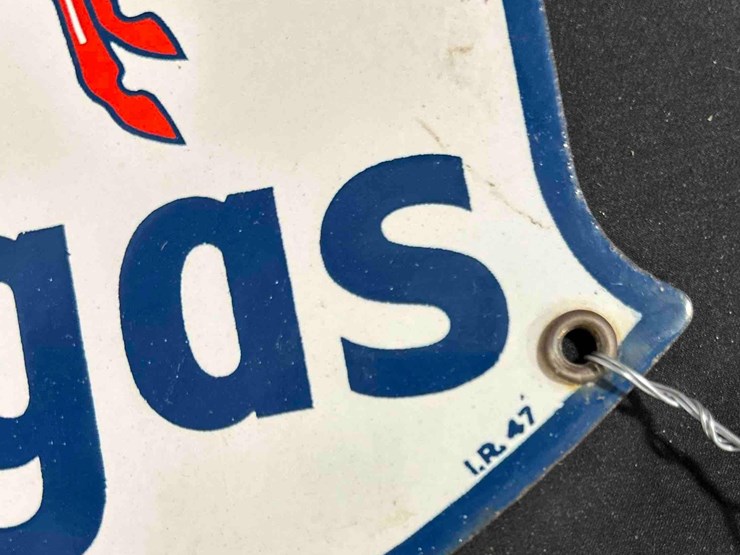1021---mobilgas-porcelian-sign---12"-x-12"---single-sided-image-2