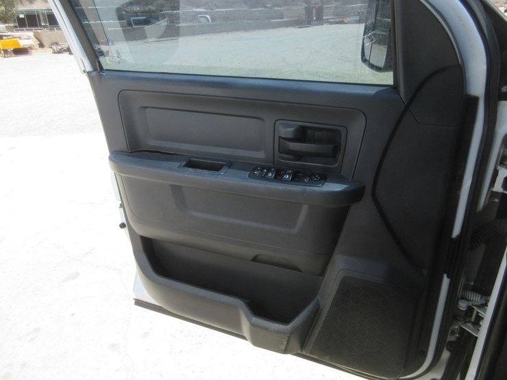 2011-dodge-ram-3500hd-image-11