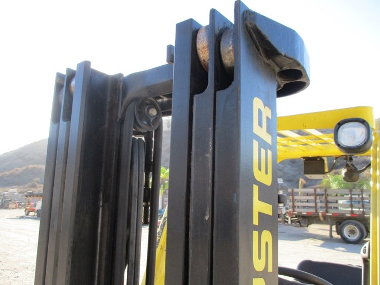 2017-hyster-s30ft-image-12