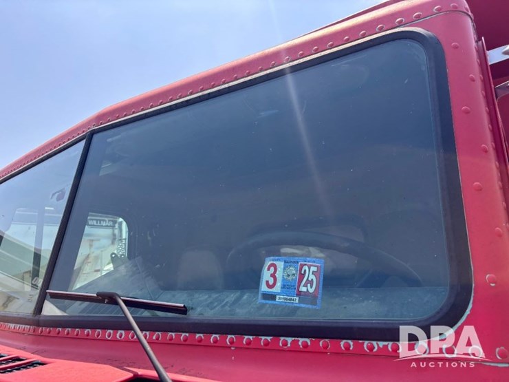 1997-freightliner-fld112-image-49