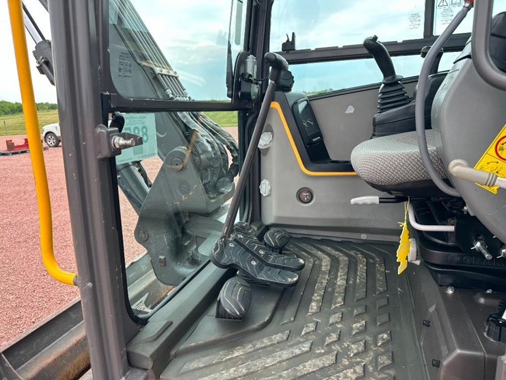 2020-volvo-ecr88d-image-52