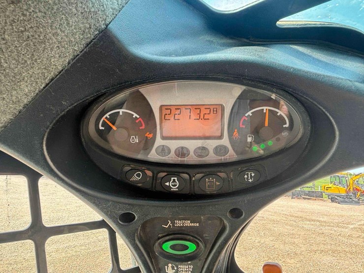 2017-bobcat-t750-image-20