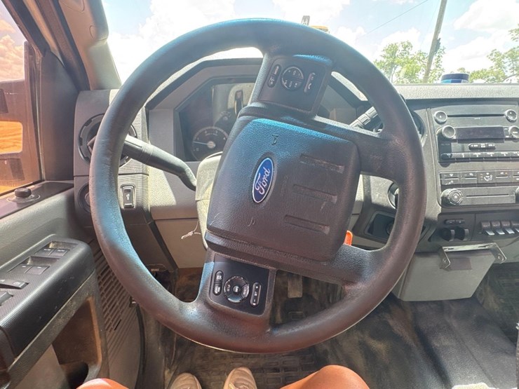 2014-ford-f350-image-26
