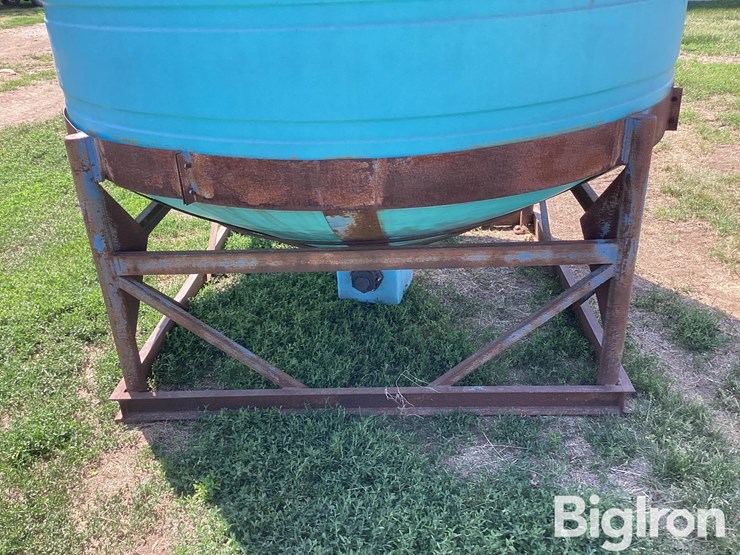 2,300-gal-poly-tank-w/-stand-image-18