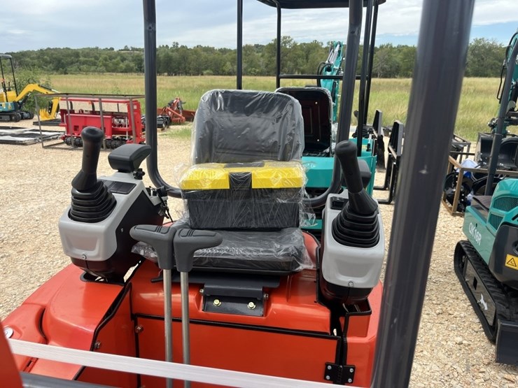 cfg-qk20r-mini-excavator-image-8
